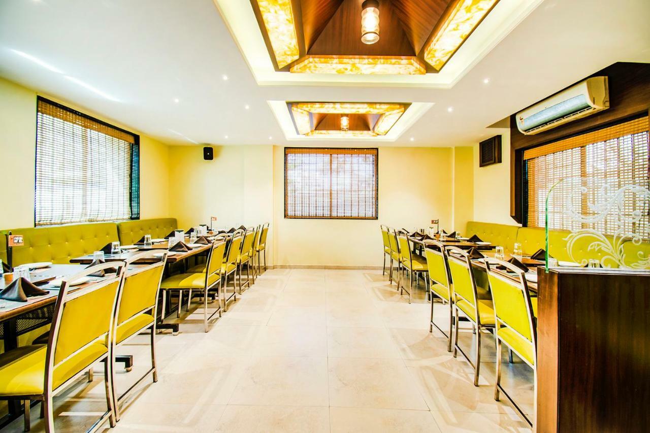 Fabhotel Prime Sanket Inn, Phoenix Mall Хіньеваді Екстер'єр фото
